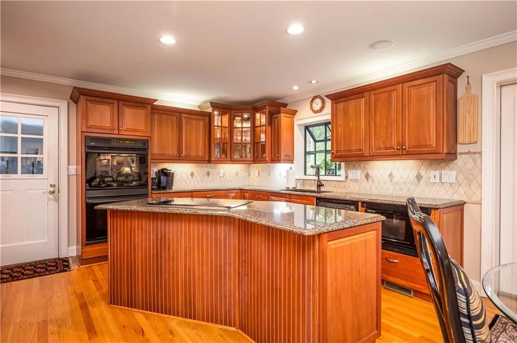 7180 Dunhill Terrace, Sandy Springs, Georgia 30328, 4 Bedrooms Bedrooms, ,3 BathroomsBathrooms,Residential,Sold,7180 Dunhill Terrace,7100043
