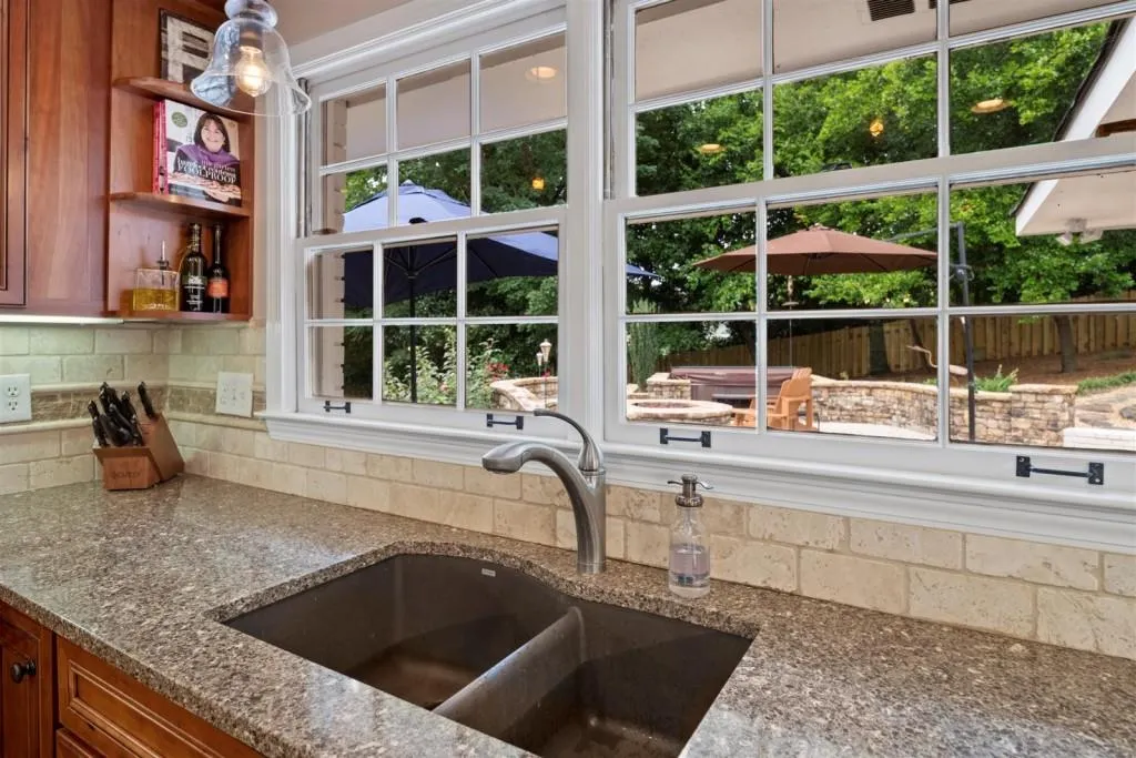 5910 Brookgreen Road, Sandy Springs, Georgia 30328, 3 Bedrooms Bedrooms, ,3 BathroomsBathrooms,Residential,Sold,5910 Brookgreen Road,6786014