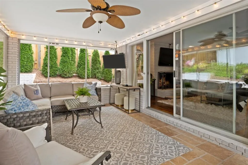5910 Brookgreen Road, Sandy Springs, Georgia 30328, 3 Bedrooms Bedrooms, ,3 BathroomsBathrooms,Residential,Sold,5910 Brookgreen Road,6786014