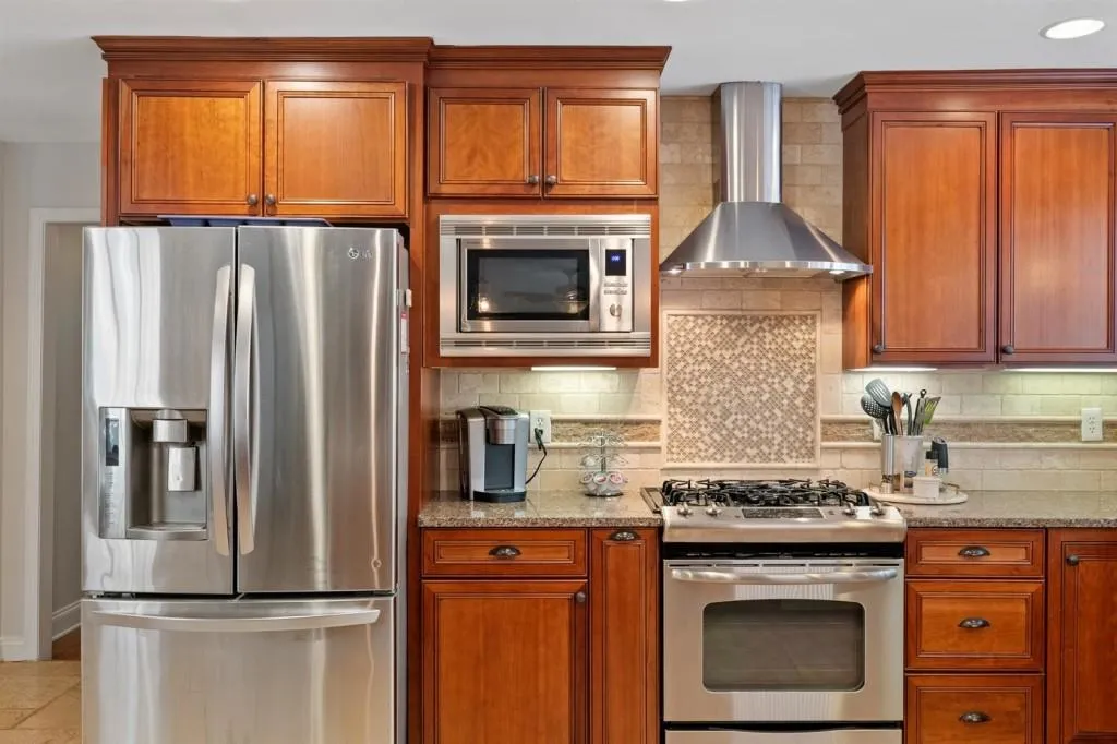 5910 Brookgreen Road, Sandy Springs, Georgia 30328, 3 Bedrooms Bedrooms, ,3 BathroomsBathrooms,Residential,Sold,5910 Brookgreen Road,6786014