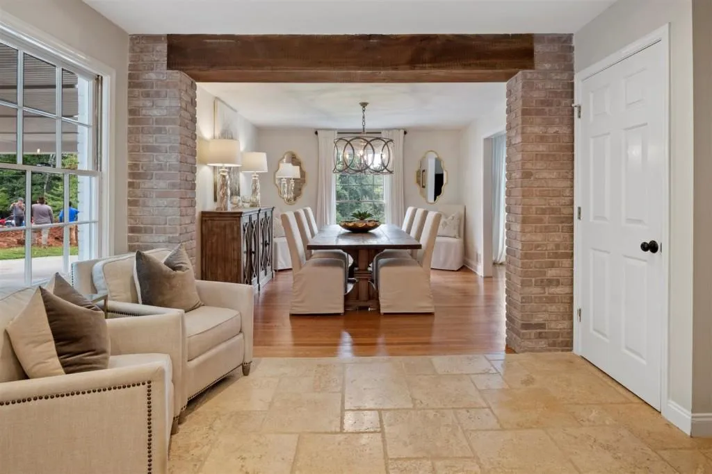 5910 Brookgreen Road, Sandy Springs, Georgia 30328, 3 Bedrooms Bedrooms, ,3 BathroomsBathrooms,Residential,Sold,5910 Brookgreen Road,6786014