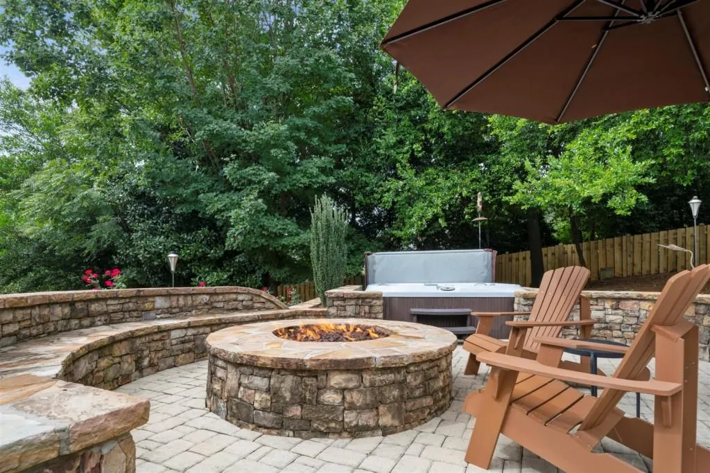 5910 Brookgreen Road, Sandy Springs, Georgia 30328, 3 Bedrooms Bedrooms, ,3 BathroomsBathrooms,Residential,Sold,5910 Brookgreen Road,6786014