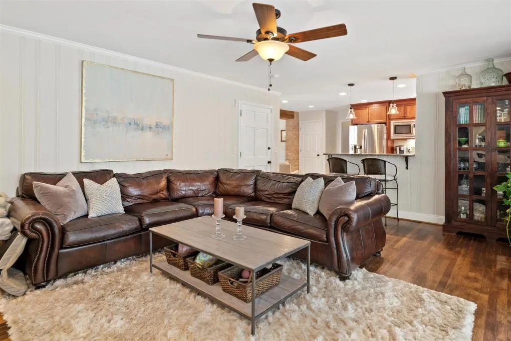 5910 Brookgreen Road, Sandy Springs, Georgia 30328, 3 Bedrooms Bedrooms, ,3 BathroomsBathrooms,Residential,Sold,5910 Brookgreen Road,6786014