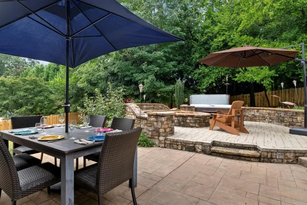 5910 Brookgreen Road, Sandy Springs, Georgia 30328, 3 Bedrooms Bedrooms, ,3 BathroomsBathrooms,Residential,Sold,5910 Brookgreen Road,6786014