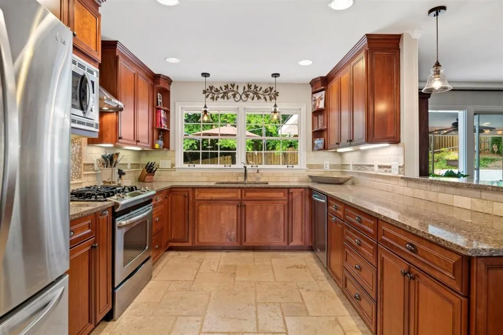 5910 Brookgreen Road, Sandy Springs, Georgia 30328, 3 Bedrooms Bedrooms, ,3 BathroomsBathrooms,Residential,Sold,5910 Brookgreen Road,6786014