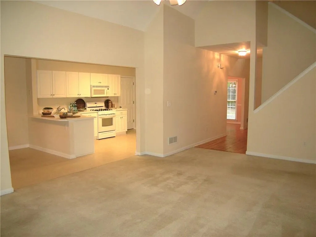 7155 Roswell Road Unit 48, Atlanta, Georgia 30328, 4 Bedrooms Bedrooms, ,2 BathroomsBathrooms,Residential,Sold,7155 Roswell Road Unit 48,7105210