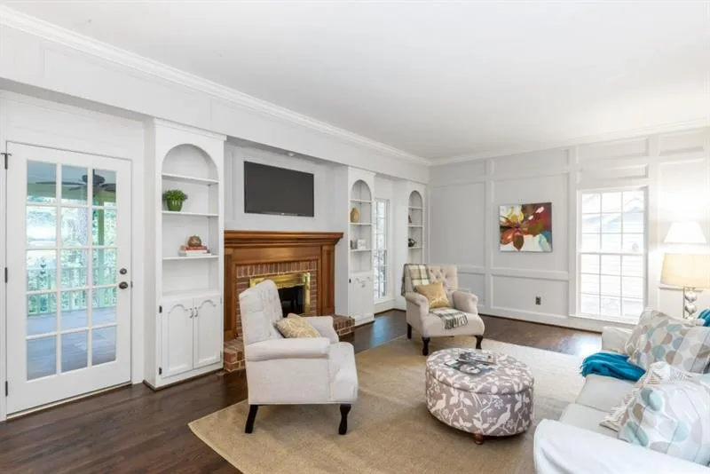 300 Seamarsh Court, Sandy Springs, Georgia 30328, 4 Bedrooms Bedrooms, ,3 BathroomsBathrooms,Residential,Sold,300 Seamarsh Court,6647052