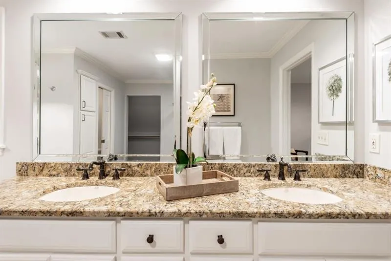 300 Seamarsh Court, Sandy Springs, Georgia 30328, 4 Bedrooms Bedrooms, ,3 BathroomsBathrooms,Residential,Sold,300 Seamarsh Court,6647052
