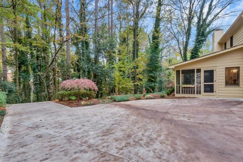 300 Seamarsh Court, Sandy Springs, Georgia 30328, 4 Bedrooms Bedrooms, ,3 BathroomsBathrooms,Residential,Sold,300 Seamarsh Court,6647052