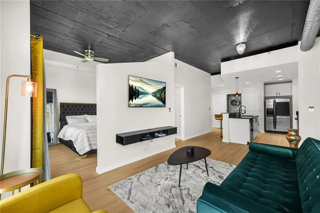 250 Pharr Road Ne Unit 1702, Atlanta, Georgia 30305, 1 Bedroom Bedrooms, 0 ,1 BathroomBathrooms,Residential,For Sale,250 Pharr Road Ne Unit 1702,7753244