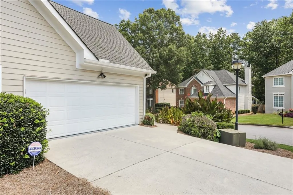 253 Spalding Gates Drive, Sandy Springs, Georgia 30328, 3 Bedrooms Bedrooms, ,2 BathroomsBathrooms,Residential,Sold,253 Spalding Gates Drive,7255037 253 Spalding Gates Drive, Sandy Springs, Georgia 30328, 3 Bedrooms Bedrooms, ,2 BathroomsBathrooms,Residential,Sold,253 Spalding Gates Drive,7255037