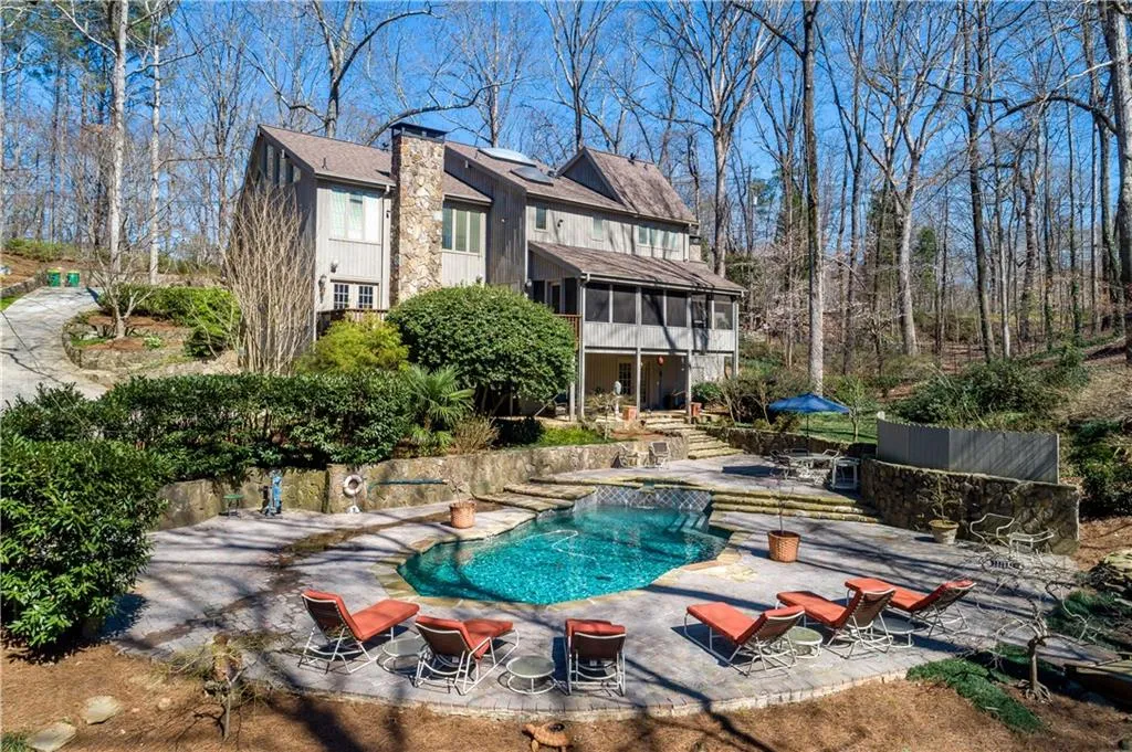 1240 Heards Ferry Road, Atlanta, Georgia 30328, 4 Bedrooms Bedrooms, ,3 BathroomsBathrooms,Residential,Sold,1240 Heards Ferry Road,6587732
