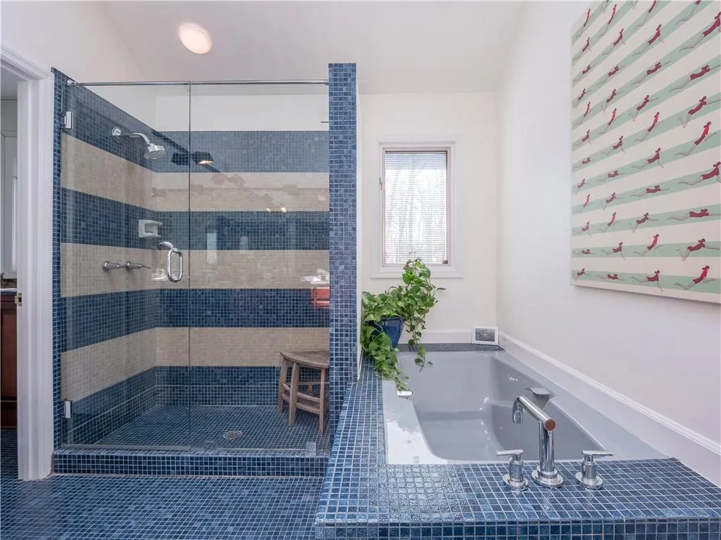 1240 Heards Ferry Road, Atlanta, Georgia 30328, 4 Bedrooms Bedrooms, ,3 BathroomsBathrooms,Residential,Sold,1240 Heards Ferry Road,6587732