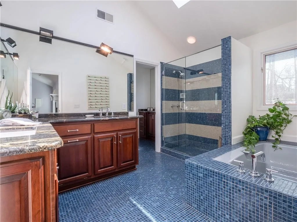 1240 Heards Ferry Road, Atlanta, Georgia 30328, 4 Bedrooms Bedrooms, ,3 BathroomsBathrooms,Residential,Sold,1240 Heards Ferry Road,6587732