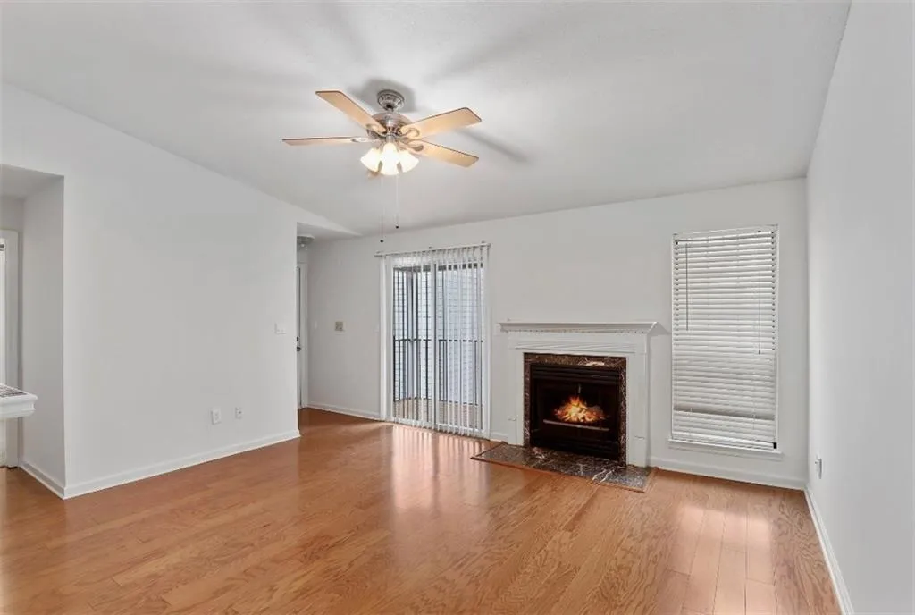 639 Granville Court, Sandy Springs, Georgia 30328, 2 Bedrooms Bedrooms, ,2 BathroomsBathrooms,Residential,Sold,639 Granville Court,7237683