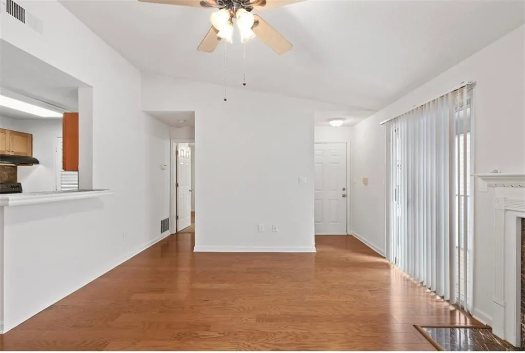 639 Granville Court, Sandy Springs, Georgia 30328, 2 Bedrooms Bedrooms, ,2 BathroomsBathrooms,Residential,Sold,639 Granville Court,7237683