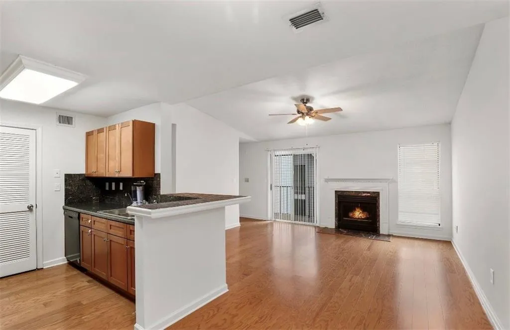 639 Granville Court, Sandy Springs, Georgia 30328, 2 Bedrooms Bedrooms, ,2 BathroomsBathrooms,Residential,Sold,639 Granville Court,7237683