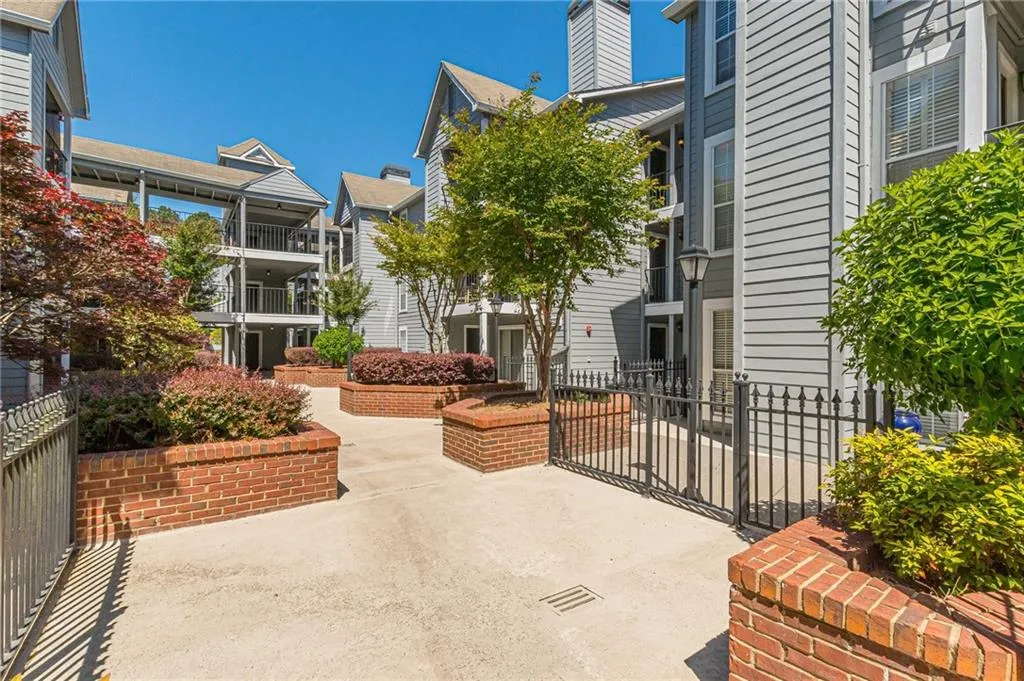 639 Granville Court, Sandy Springs, Georgia 30328, 2 Bedrooms Bedrooms, ,2 BathroomsBathrooms,Residential,Sold,639 Granville Court,7237683