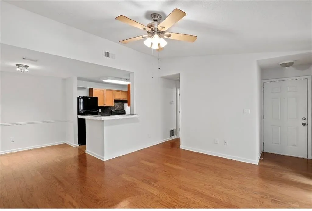 639 Granville Court, Sandy Springs, Georgia 30328, 2 Bedrooms Bedrooms, ,2 BathroomsBathrooms,Residential,Sold,639 Granville Court,7237683