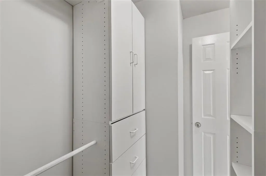 639 Granville Court, Sandy Springs, Georgia 30328, 2 Bedrooms Bedrooms, ,2 BathroomsBathrooms,Residential,Sold,639 Granville Court,7237683