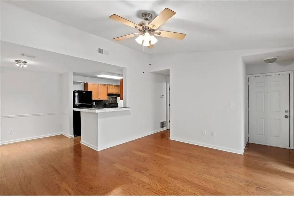 639 Granville Court, Sandy Springs, Georgia 30328, 2 Bedrooms Bedrooms, ,2 BathroomsBathrooms,Residential,Sold,639 Granville Court,7237683