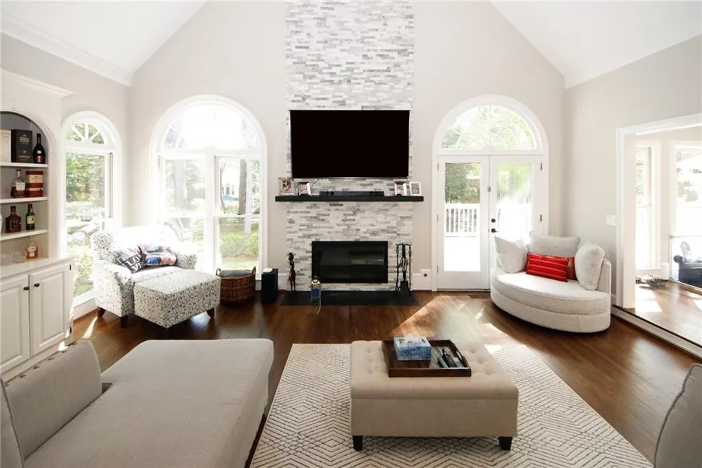 585 Vinington Court, Sandy Springs, Georgia 30350, 6 Bedrooms Bedrooms, ,5 BathroomsBathrooms,Residential,Sold,585 Vinington Court,7204607