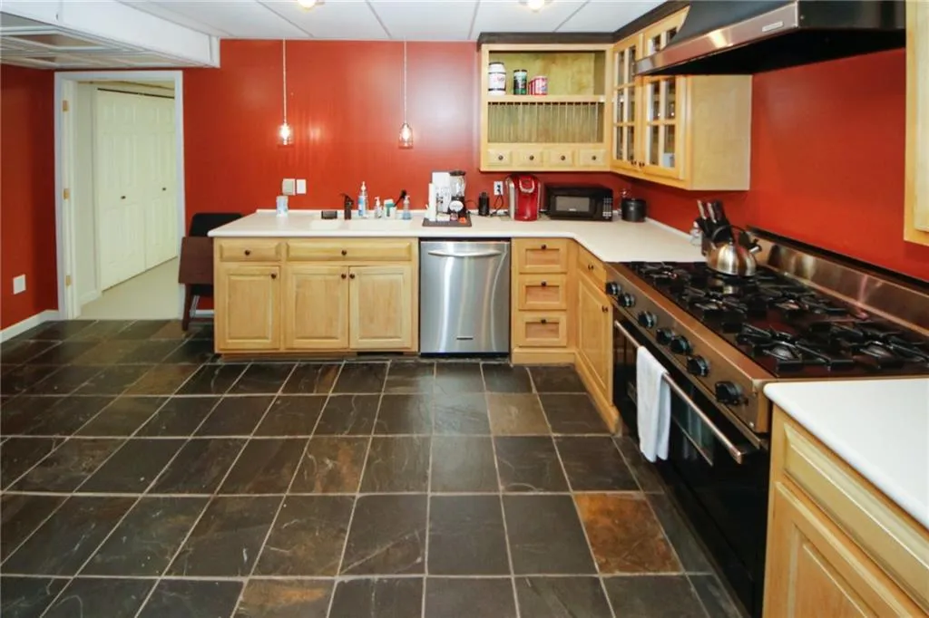 585 Vinington Court, Sandy Springs, Georgia 30350, 6 Bedrooms Bedrooms, ,5 BathroomsBathrooms,Residential,Sold,585 Vinington Court,7204607