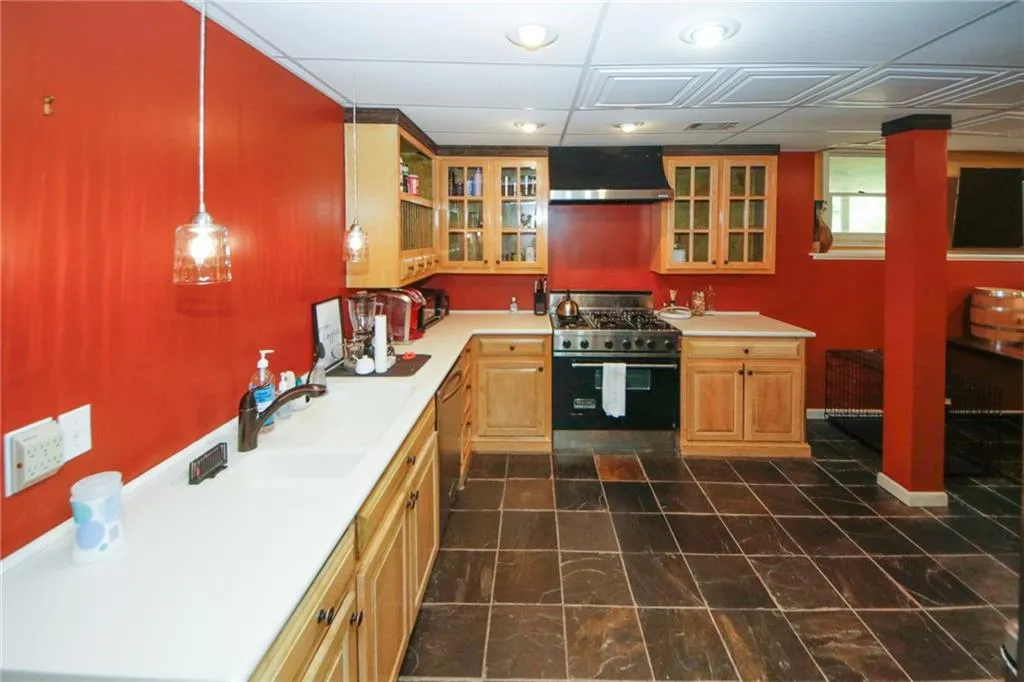 585 Vinington Court, Sandy Springs, Georgia 30350, 6 Bedrooms Bedrooms, ,5 BathroomsBathrooms,Residential,Sold,585 Vinington Court,7204607