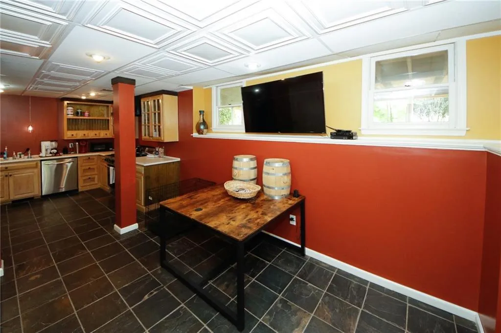 585 Vinington Court, Sandy Springs, Georgia 30350, 6 Bedrooms Bedrooms, ,5 BathroomsBathrooms,Residential,Sold,585 Vinington Court,7204607