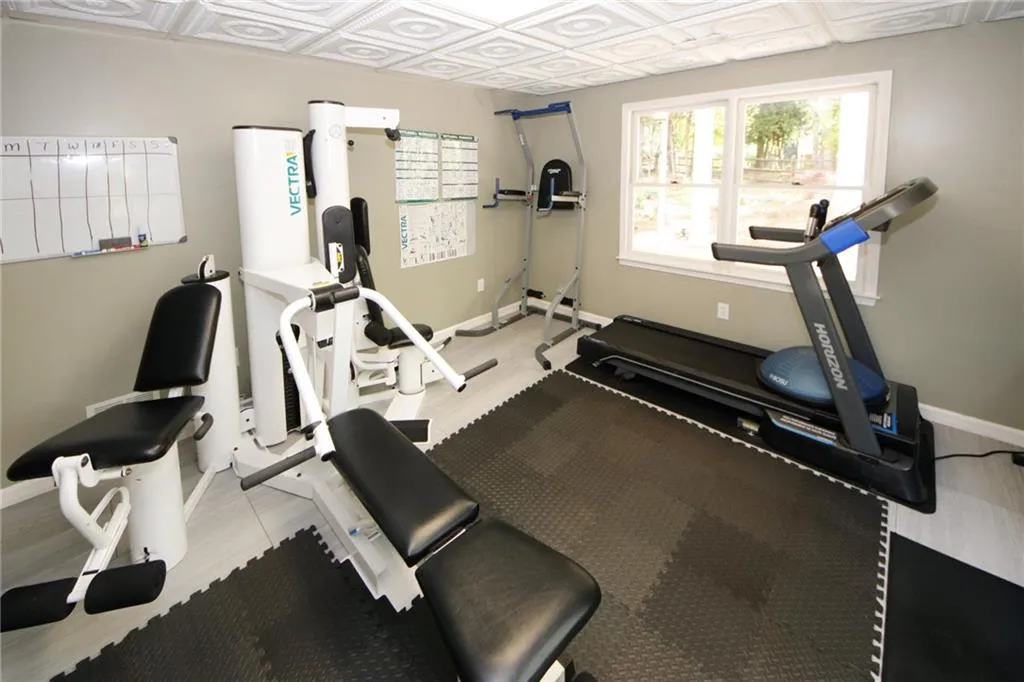 585 Vinington Court, Sandy Springs, Georgia 30350, 6 Bedrooms Bedrooms, ,5 BathroomsBathrooms,Residential,Sold,585 Vinington Court,7204607