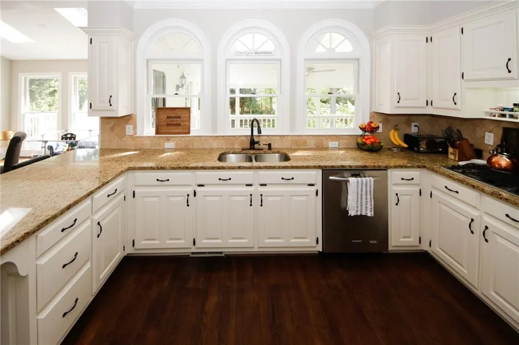 585 Vinington Court, Sandy Springs, Georgia 30350, 6 Bedrooms Bedrooms, ,5 BathroomsBathrooms,Residential,Sold,585 Vinington Court,7204607