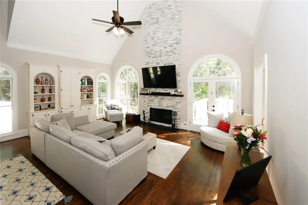 585 Vinington Court, Sandy Springs, Georgia 30350, 6 Bedrooms Bedrooms, ,5 BathroomsBathrooms,Residential,Sold,585 Vinington Court,7204607