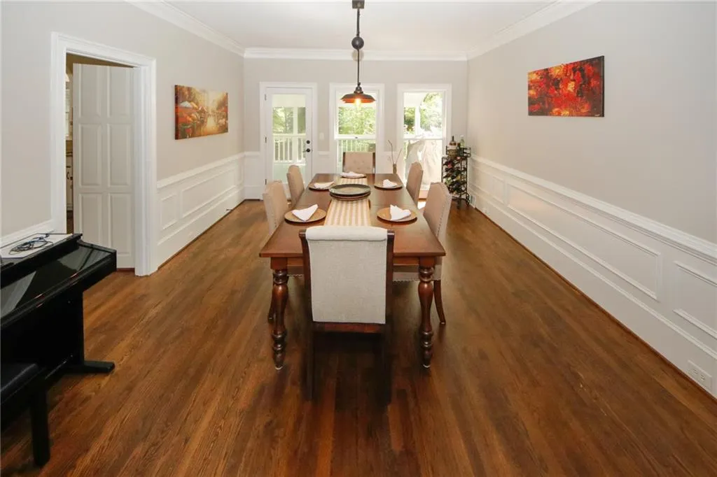 585 Vinington Court, Sandy Springs, Georgia 30350, 6 Bedrooms Bedrooms, ,5 BathroomsBathrooms,Residential,Sold,585 Vinington Court,7204607