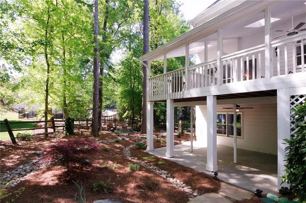 585 Vinington Court, Sandy Springs, Georgia 30350, 6 Bedrooms Bedrooms, ,5 BathroomsBathrooms,Residential,Sold,585 Vinington Court,7204607