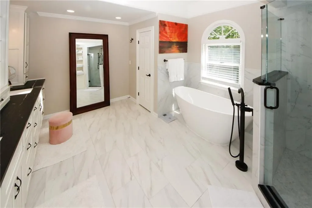 585 Vinington Court, Sandy Springs, Georgia 30350, 6 Bedrooms Bedrooms, ,5 BathroomsBathrooms,Residential,Sold,585 Vinington Court,7204607