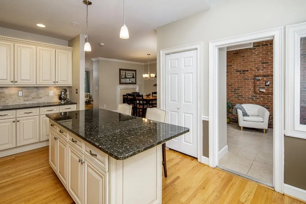 23 Westfair Court, Sandy Springs, Georgia 30328, 3 Bedrooms Bedrooms, ,2 BathroomsBathrooms,Residential,Sold,23 Westfair Court,6630519