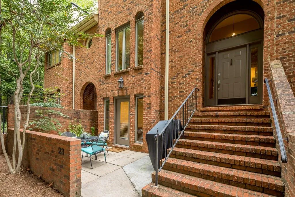 23 Westfair Court, Sandy Springs, Georgia 30328, 3 Bedrooms Bedrooms, ,2 BathroomsBathrooms,Residential,Sold,23 Westfair Court,6630519