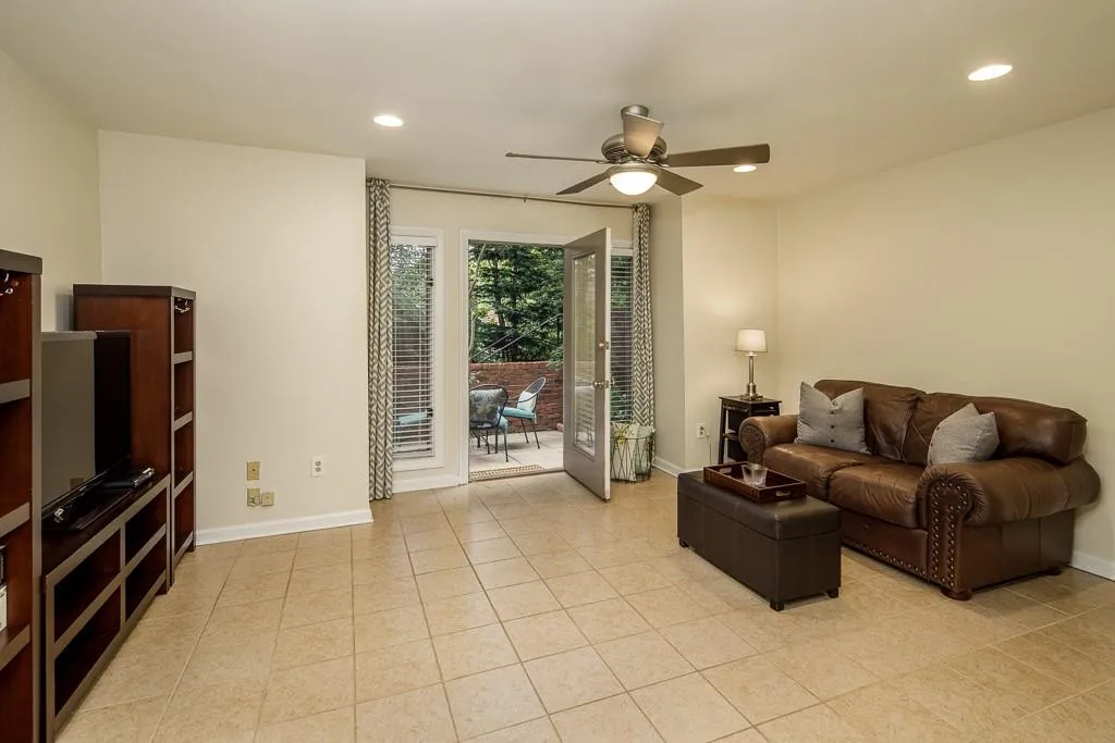 23 Westfair Court, Sandy Springs, Georgia 30328, 3 Bedrooms Bedrooms, ,2 BathroomsBathrooms,Residential,Sold,23 Westfair Court,6630519