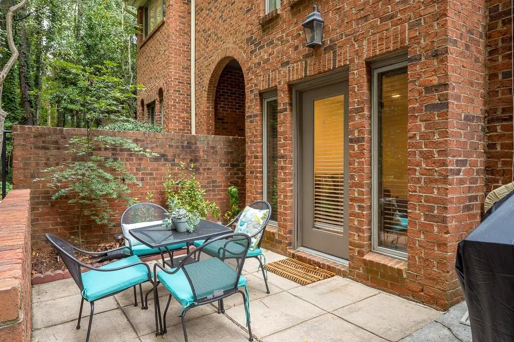 23 Westfair Court, Sandy Springs, Georgia 30328, 3 Bedrooms Bedrooms, ,2 BathroomsBathrooms,Residential,Sold,23 Westfair Court,6630519