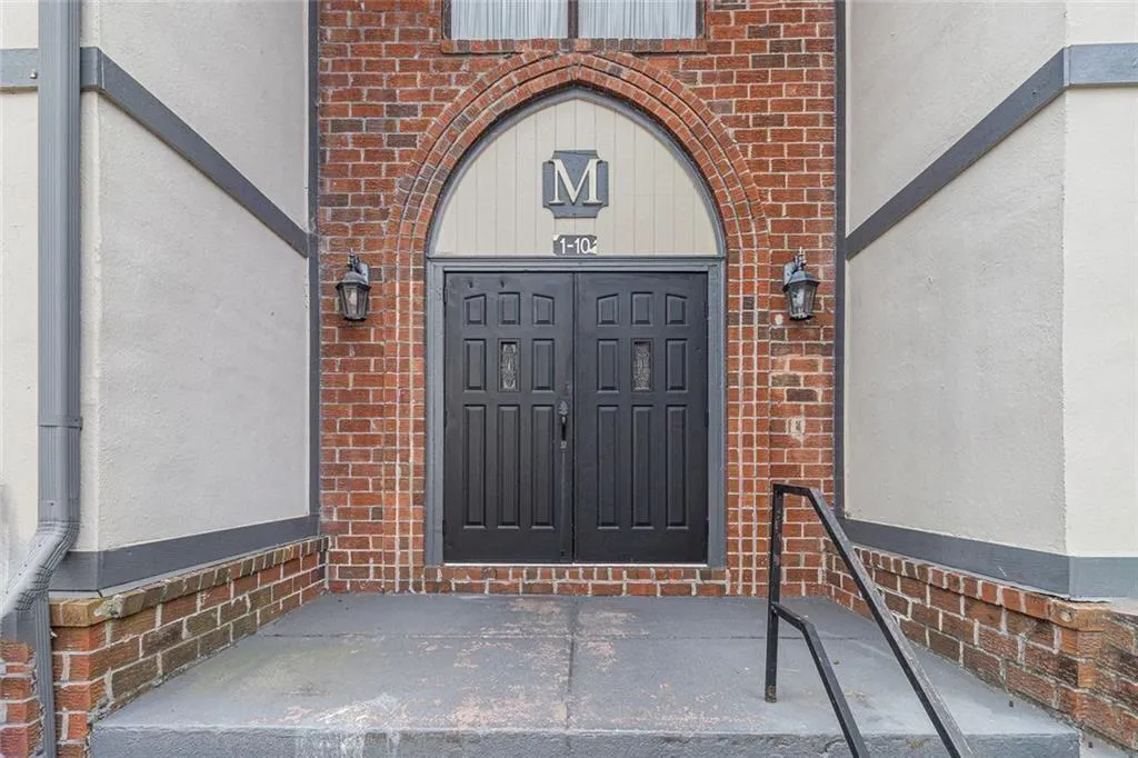 6851 Roswell Road Unit M-5, Atlanta, Georgia 30328, 3 Bedrooms Bedrooms, ,2 BathroomsBathrooms,Residential,For Sale,6851 Roswell Road Unit M-5,7713803