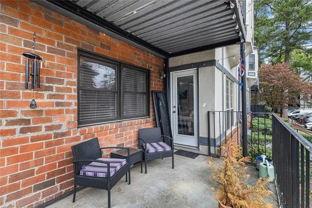 6851 Roswell Road Unit M-5, Atlanta, Georgia 30328, 3 Bedrooms Bedrooms, ,2 BathroomsBathrooms,Residential,For Sale,6851 Roswell Road Unit M-5,7713803
