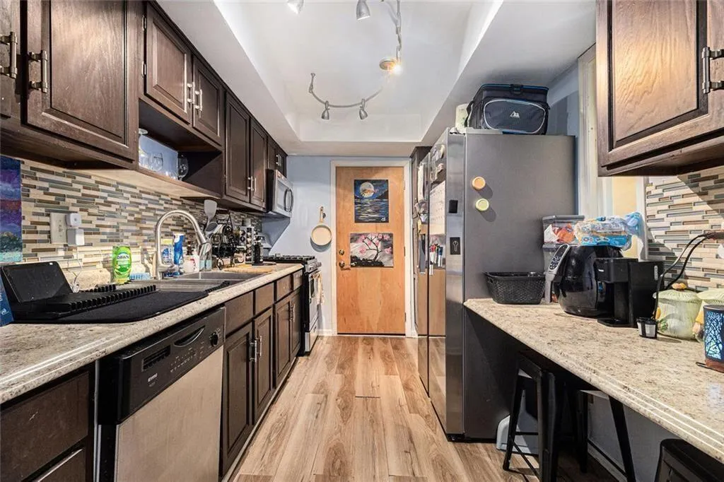 6851 Roswell Road Unit M-5, Atlanta, Georgia 30328, 3 Bedrooms Bedrooms, ,2 BathroomsBathrooms,Residential,For Sale,6851 Roswell Road Unit M-5,7713803