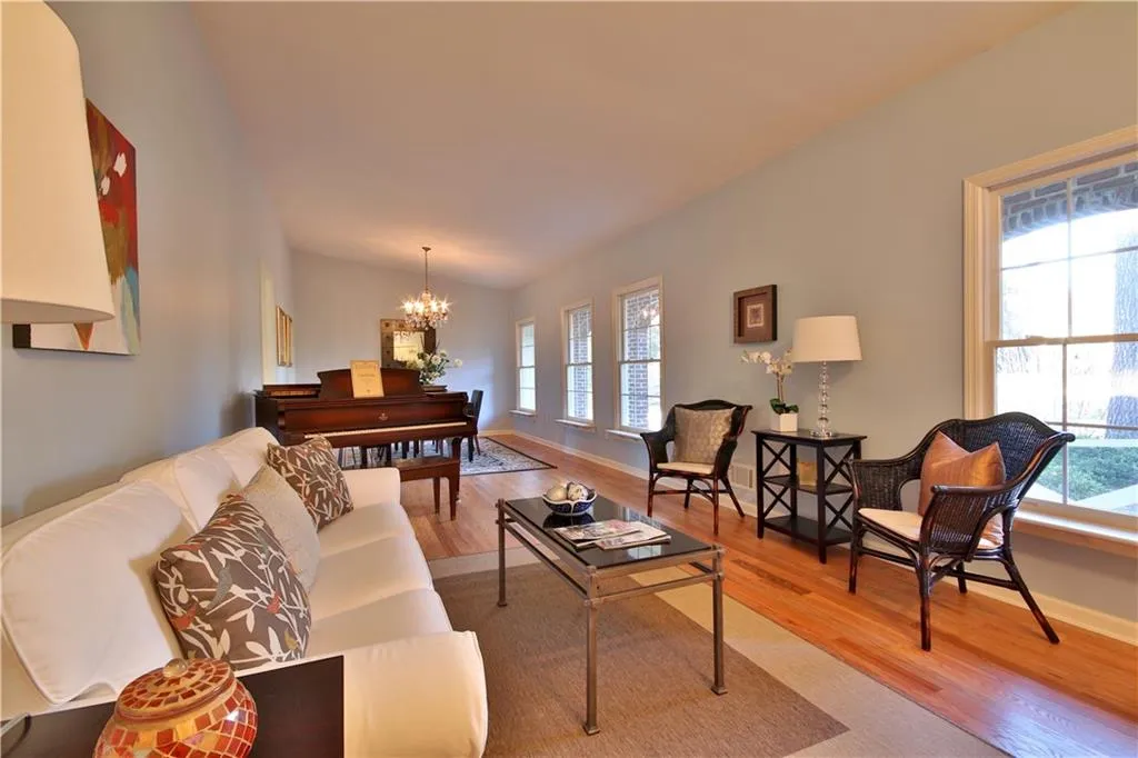 770 Crest Valley Drive, Sandy Springs, Georgia 30327, 5 Bedrooms Bedrooms, ,3 BathroomsBathrooms,Residential,Sold,770 Crest Valley Drive,6529188