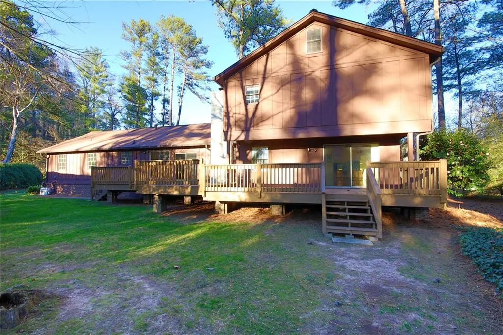 770 Crest Valley Drive, Sandy Springs, Georgia 30327, 5 Bedrooms Bedrooms, ,3 BathroomsBathrooms,Residential,Sold,770 Crest Valley Drive,6529188