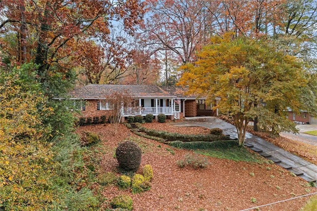 775 Starlight Drive, Sandy Springs, Georgia 30342, 3 Bedrooms Bedrooms, ,2 BathroomsBathrooms,Residential,Sold,775 Starlight Drive,6975032