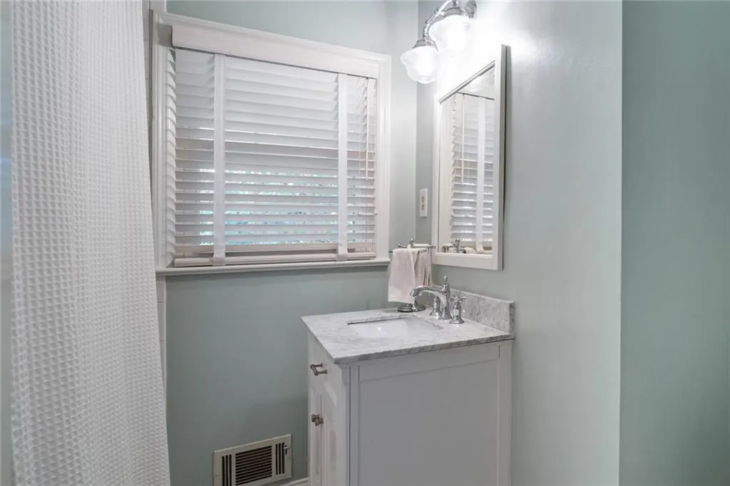775 Starlight Drive, Sandy Springs, Georgia 30342, 3 Bedrooms Bedrooms, ,2 BathroomsBathrooms,Residential,Sold,775 Starlight Drive,6975032