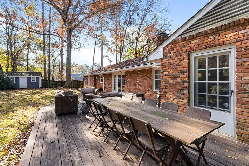 775 Starlight Drive, Sandy Springs, Georgia 30342, 3 Bedrooms Bedrooms, ,2 BathroomsBathrooms,Residential,Sold,775 Starlight Drive,6975032