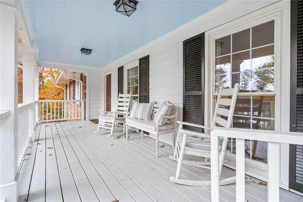 775 Starlight Drive, Sandy Springs, Georgia 30342, 3 Bedrooms Bedrooms, ,2 BathroomsBathrooms,Residential,Sold,775 Starlight Drive,6975032