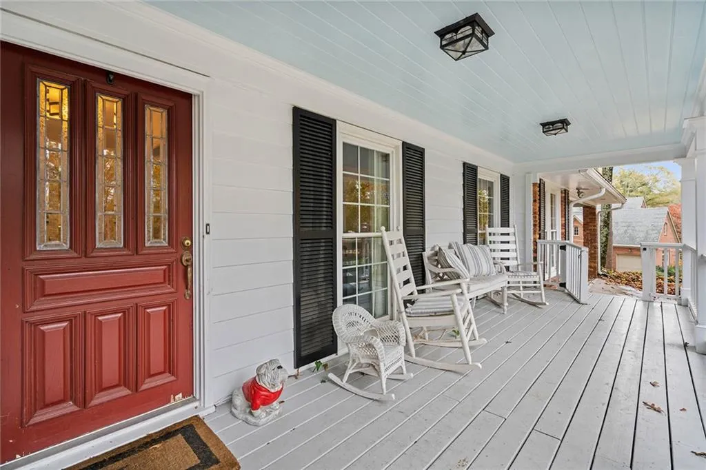 775 Starlight Drive, Sandy Springs, Georgia 30342, 3 Bedrooms Bedrooms, ,2 BathroomsBathrooms,Residential,Sold,775 Starlight Drive,6975032