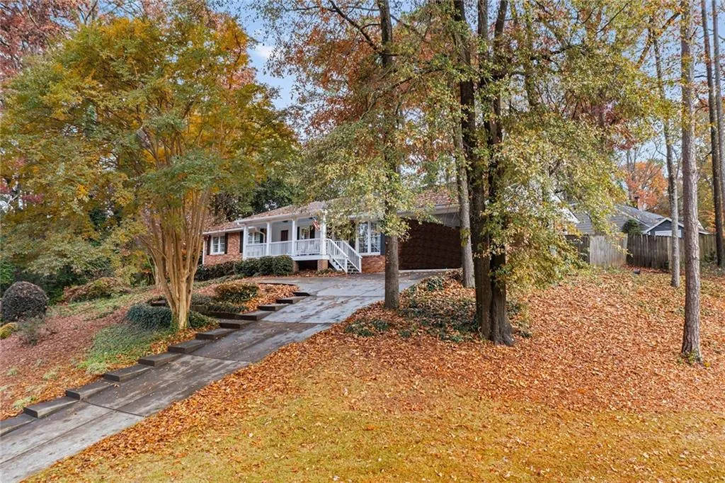 775 Starlight Drive, Sandy Springs, Georgia 30342, 3 Bedrooms Bedrooms, ,2 BathroomsBathrooms,Residential,Sold,775 Starlight Drive,6975032